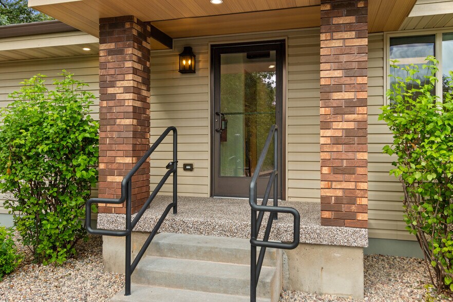 More Photos Of 3210 Post Rd, Stevens Point Office For Lease