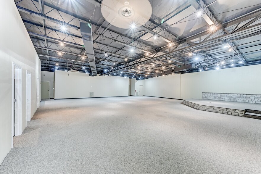 More Photos Of 9802 Whithorn Dr, Houston Office For Sale