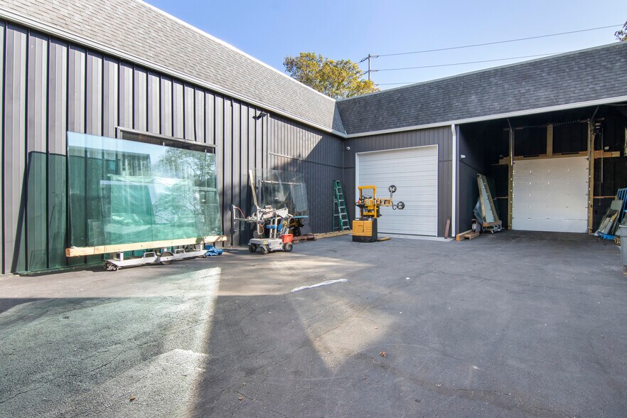 More Photos Of 390 Moffitt Blvd, Islip Warehouse For Sale