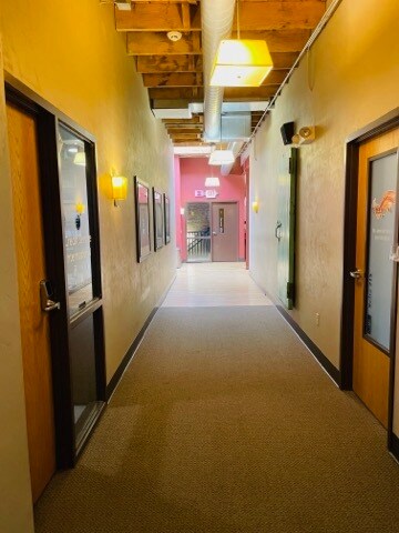 More Photos Of 1263 Main St, Green Bay Office For Lease