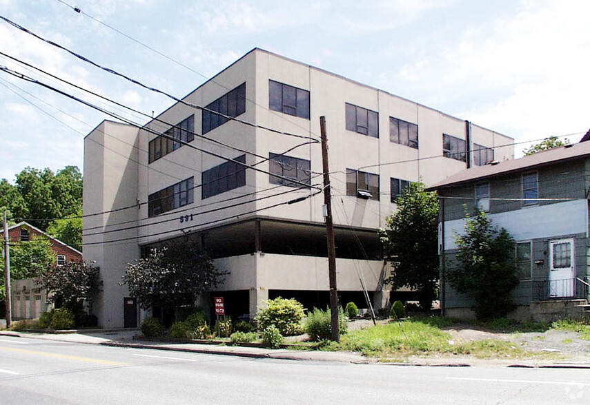 Primary Photo Of 669 Broad Ave, Ridgefield Medical For Lease