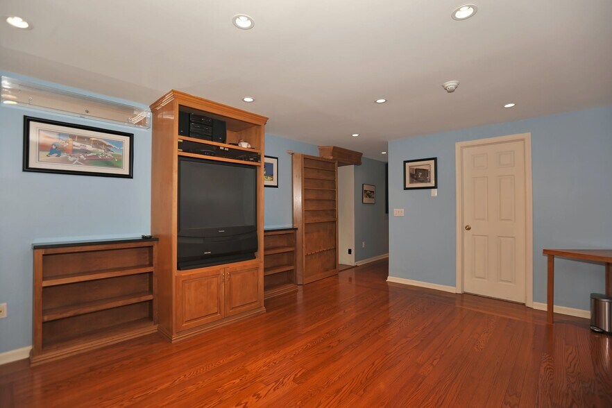 More Photos Of 2185 Lemoine Ave, Fort Lee Apartments For Sale