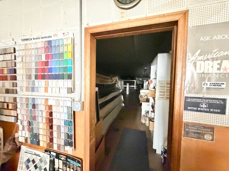 More Photos Of 717 W Lewis St, Pasco Storefront For Sale