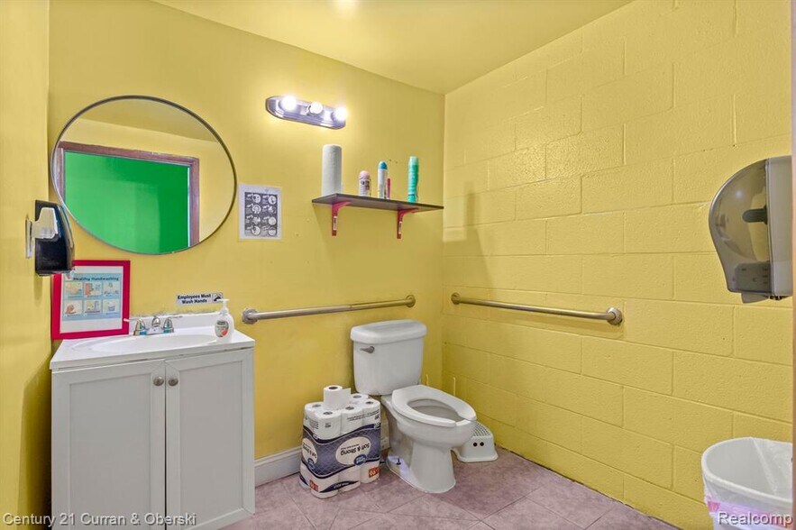 More Photos Of 27500-27520 Joy Rd, Livonia Freestanding For Lease