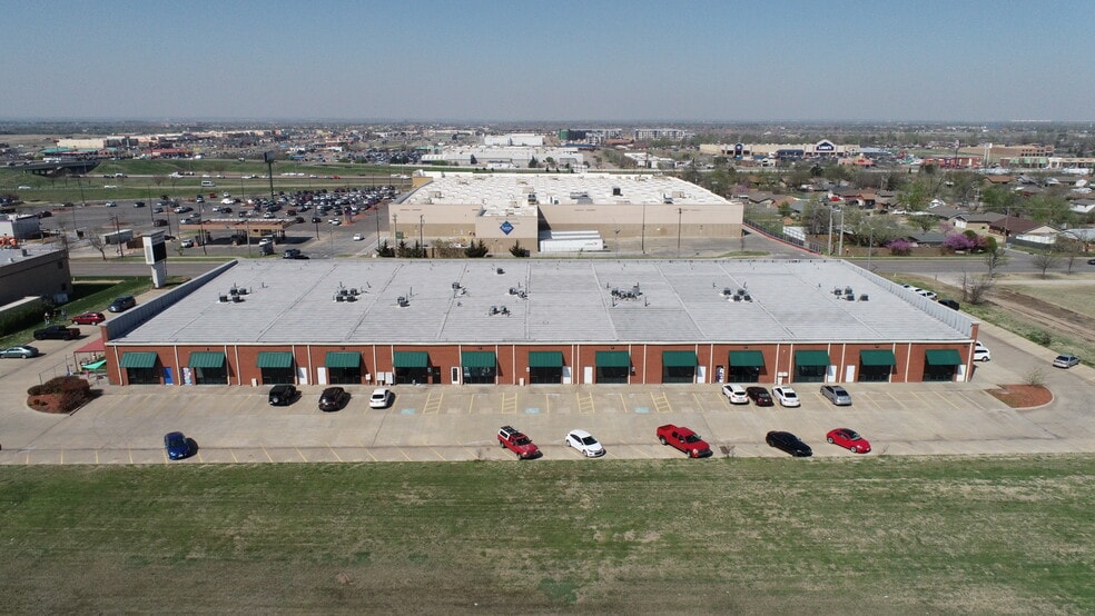 More Photos Of 1700-1704 S Broadway St, Moore General Retail For Lease
