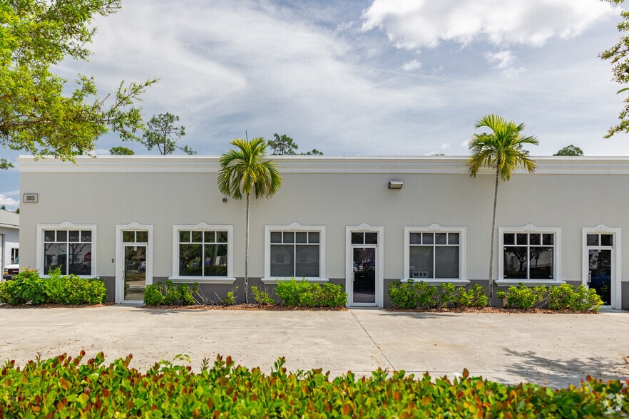 More Photos Of 28631 N Diesel Dr, Bonita Springs Light Manufacturing For Lease