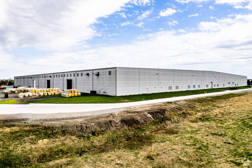 More Photos Of 21800 W 167th St, Olathe Distribution For Sale