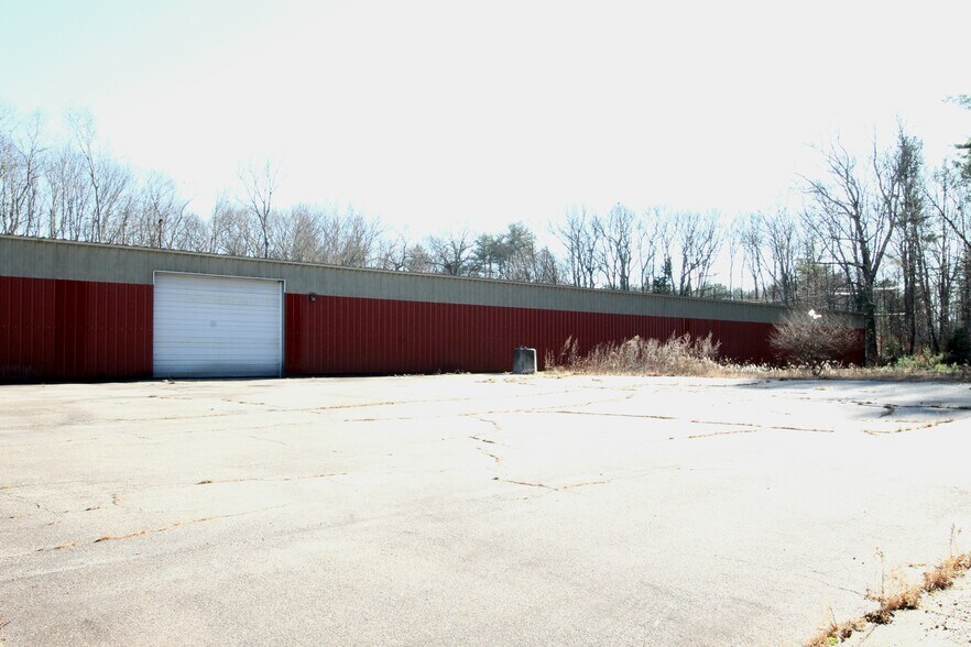 More Photos Of 9 Old Westminster Rd, Hubbardston Warehouse For Lease