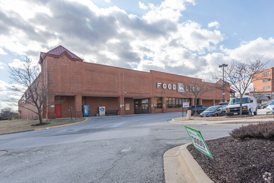 Primary Photo Of 121 N Crain Hwy, Glen Burnie Supermarket For Lease