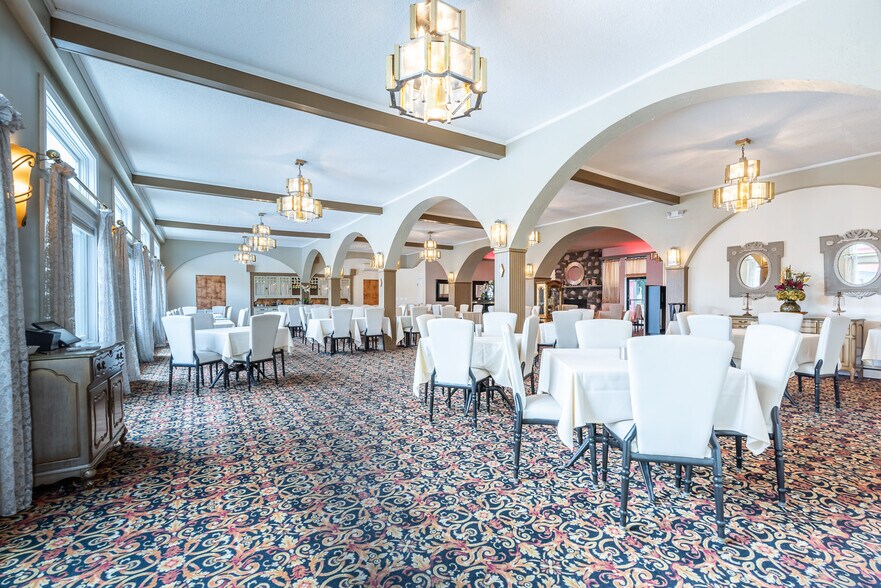 More Photos Of 6302 Main St, Tannersville Hotel For Sale
