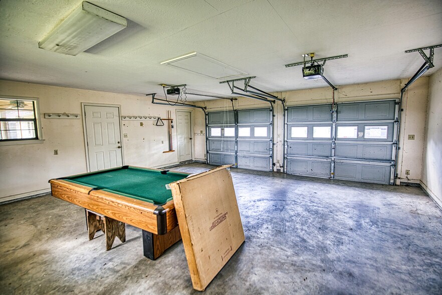 More Photos Of 655 Farmers Rd, Brenham Loft Creative Space For Sale