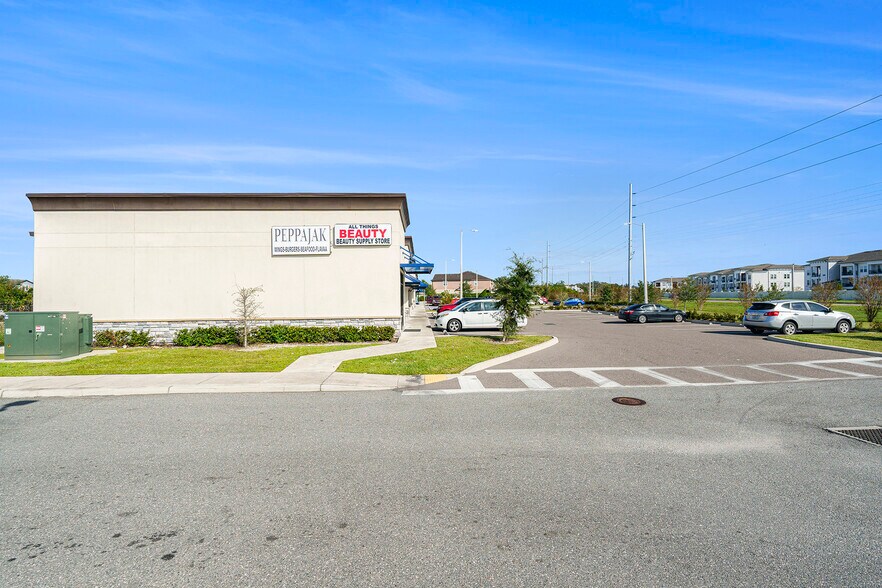 More Photos Of 9070 Progress Blvd, Riverview General Retail For Lease