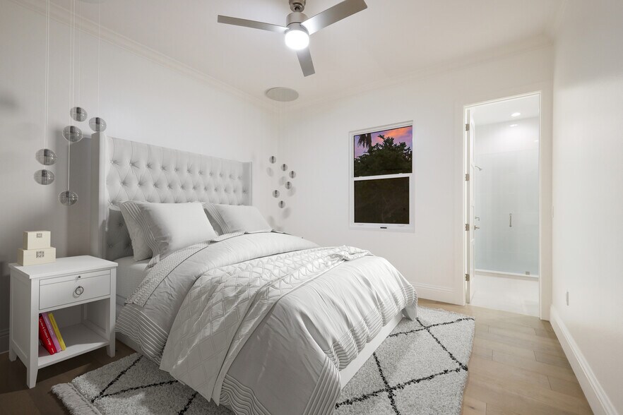 More Photos Of 1718 Bay St, Sarasota Specialty For Sale