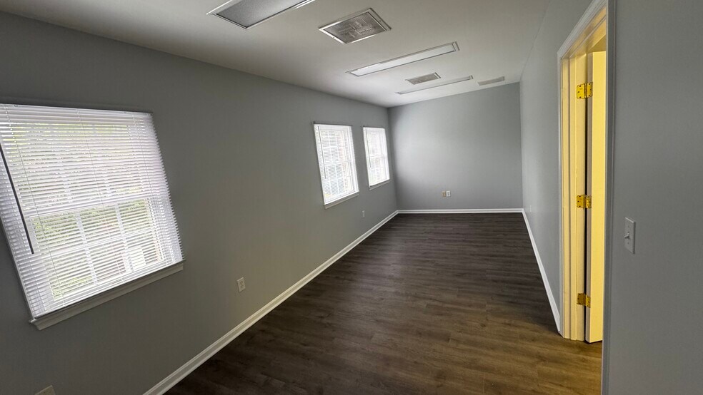 More Photos Of 722 Grant St, Herndon Medical For Lease