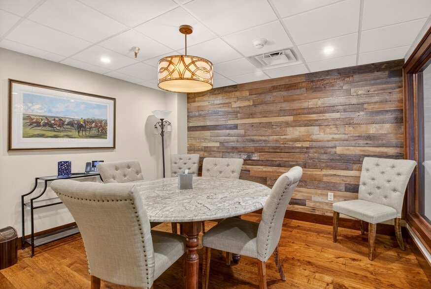 More Photos Of 750 Washington Rd, Mt Lebanon Apartments For Lease