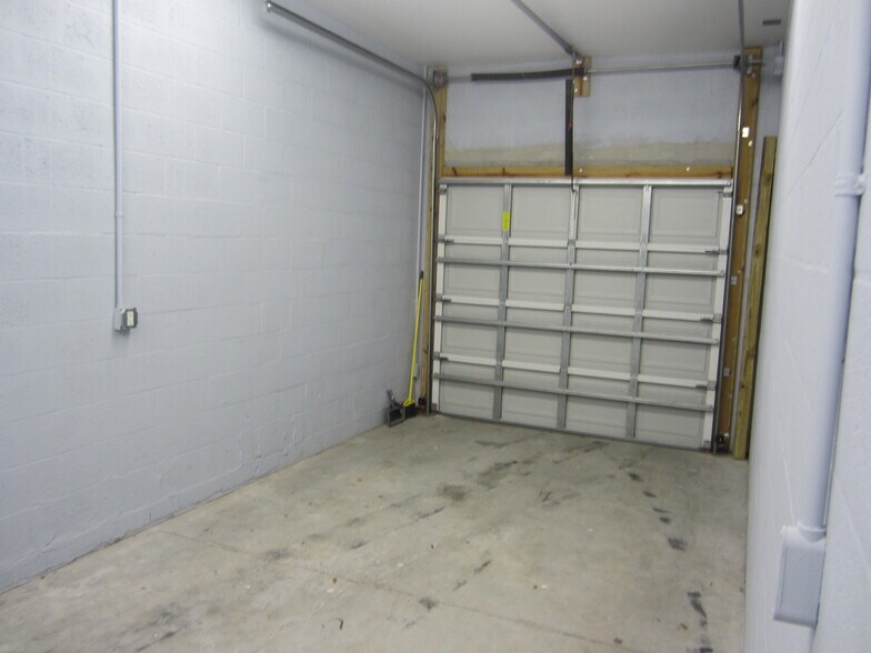 More Photos Of 1000 Bass Blvd, Dunedin Office For Sale
