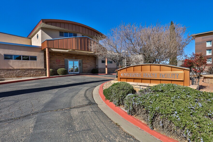 More Photos Of 1741 Sycamore Ave., Kingman Healthcare For Sale