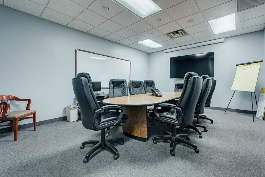 More Photos Of 40 Rutter St, Rochester Office For Sale