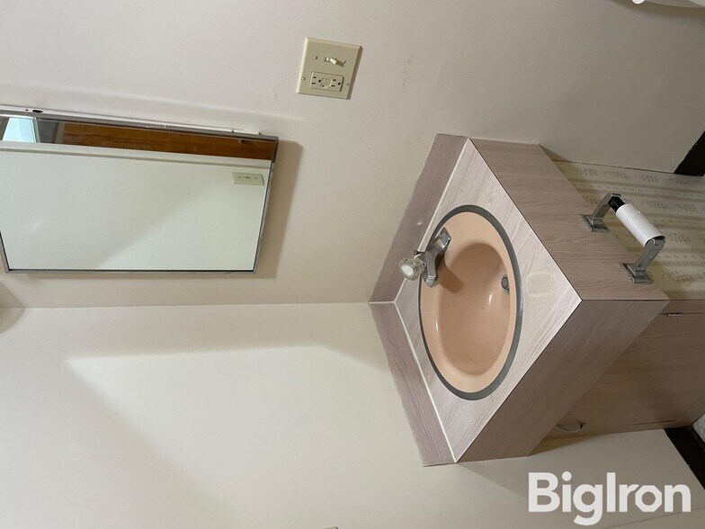 More Photos Of 130 S 5th St, Hebron Apartments For Sale