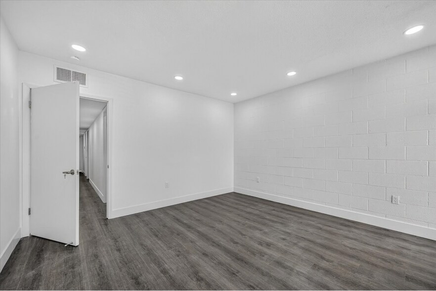 More Photos Of 28-40 E Minarets Ave, Pinedale Medical For Lease