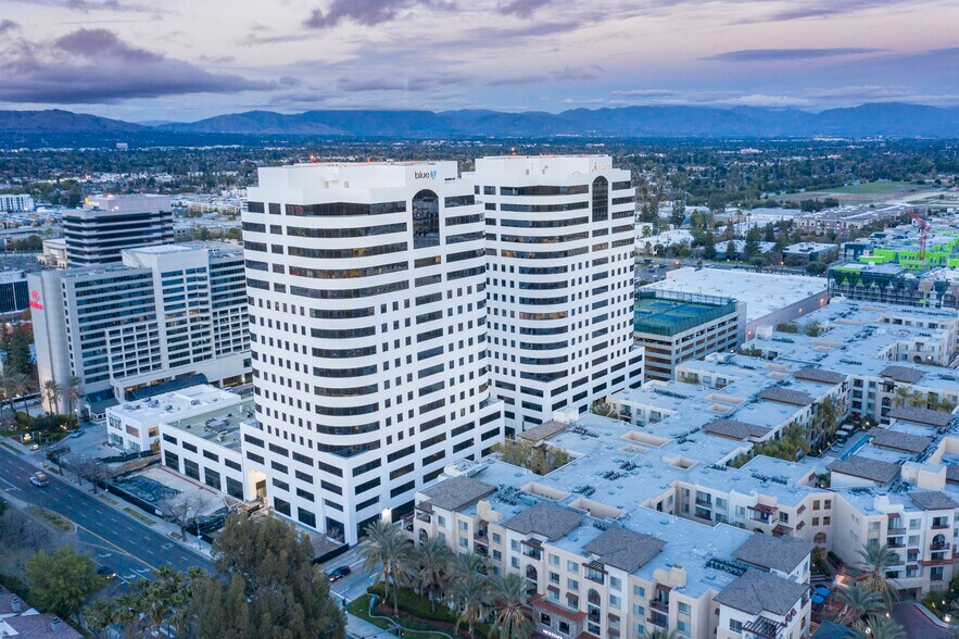 More Photos Of 6300 Canoga Ave, Woodland Hills Unknown For Lease