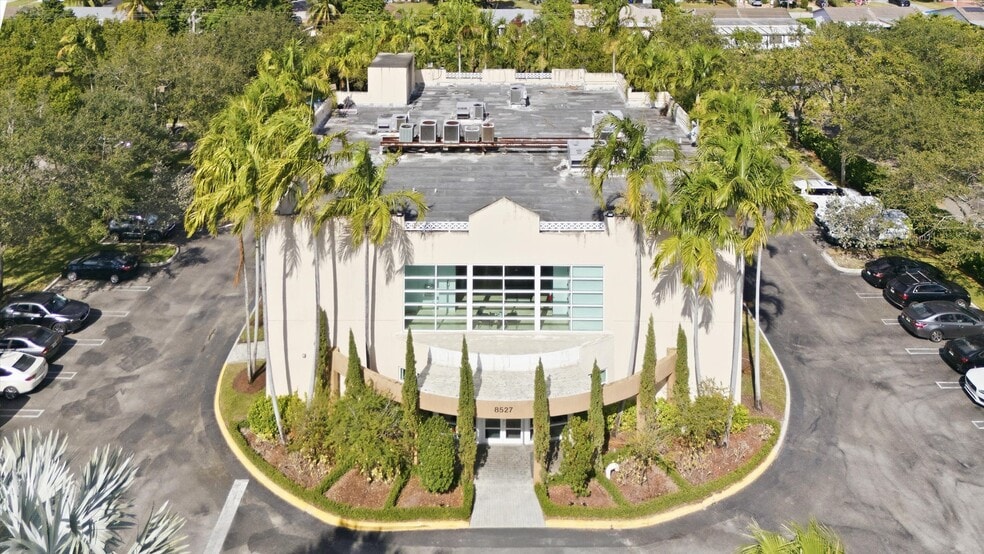 More Photos Of 8527 Pines Blvd, Pembroke Pines Office For Sale