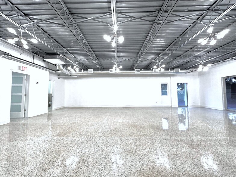 More Photos Of 1506 54th Ave N, Saint Petersburg Storefront Retail Office For Lease