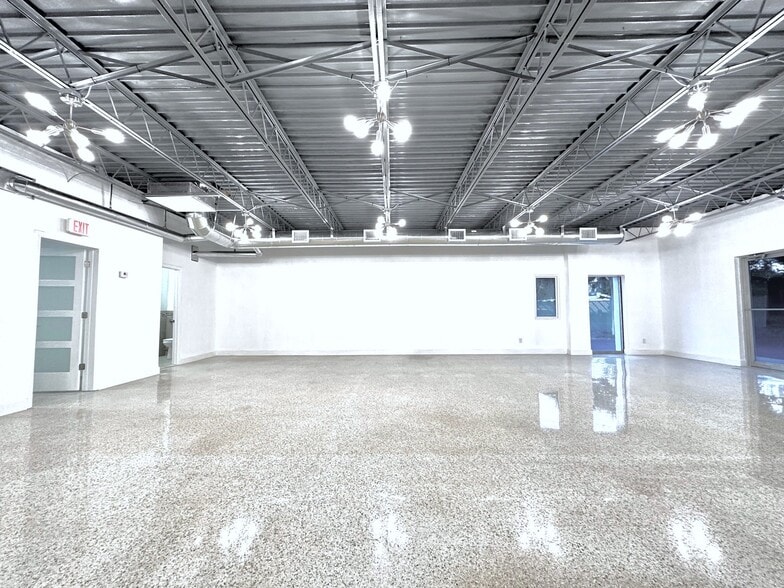 More Photos Of 1506 54th Ave N, Saint Petersburg Storefront Retail Office For Lease