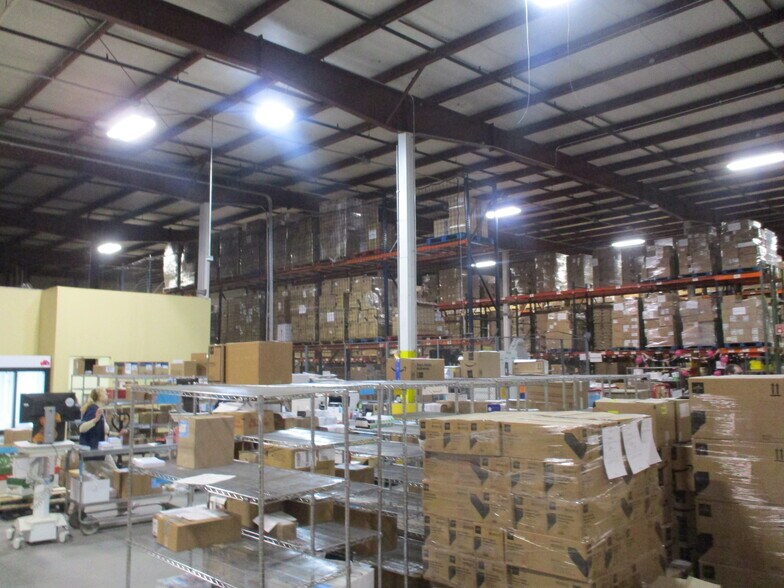 More Photos Of 2925 Walkent Ct, Grand Rapids Distribution For Lease