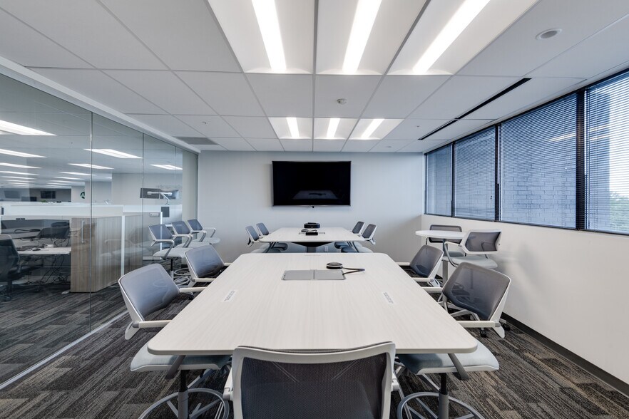 More Photos Of 44 Vantage Way, Nashville Office For Lease