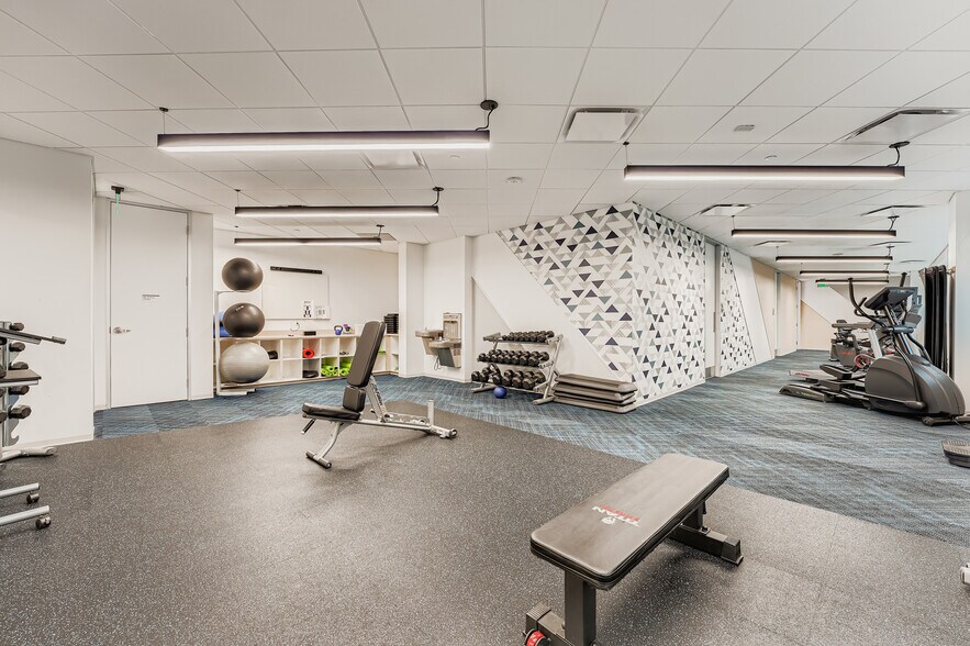 More Photos Of 13900 E Harvard Ave, Aurora Office For Sale