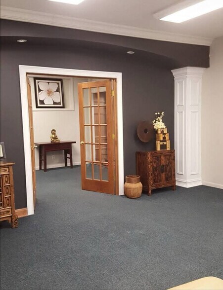 More Photos Of 355 S IL Route 83, Grayslake Warehouse For Sale