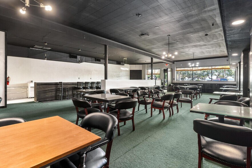 More Photos Of 227 E Main St, Tavares General Retail For Sale