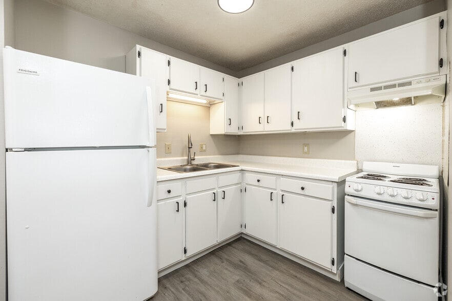 More Photos Of 1104 8th St, Boone Apartments For Sale