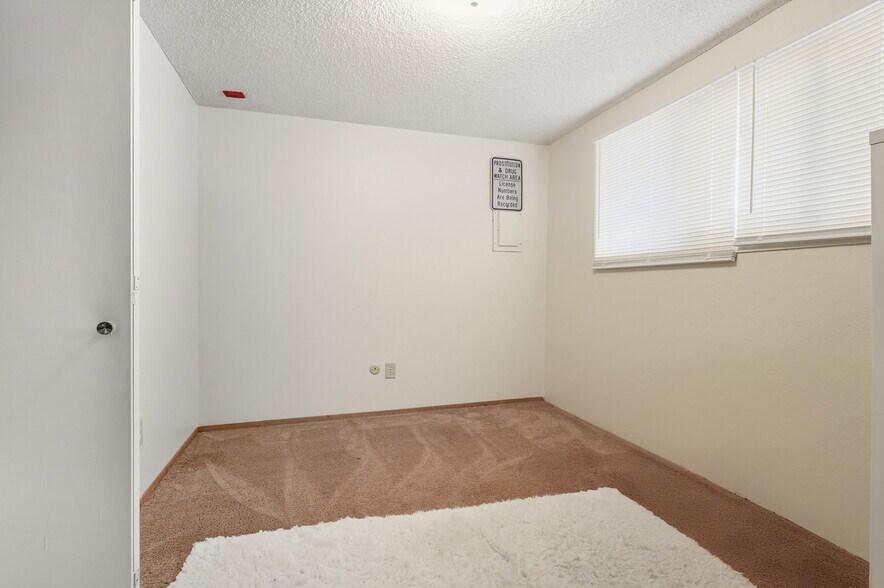 More Photos Of 21833 7th Ave S, Des Moines Apartments For Sale