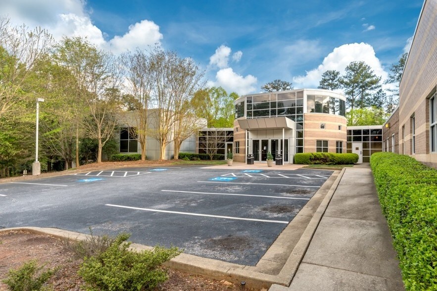 More Photos Of 1720 Phoenix Blvd, College Park Medical For Lease