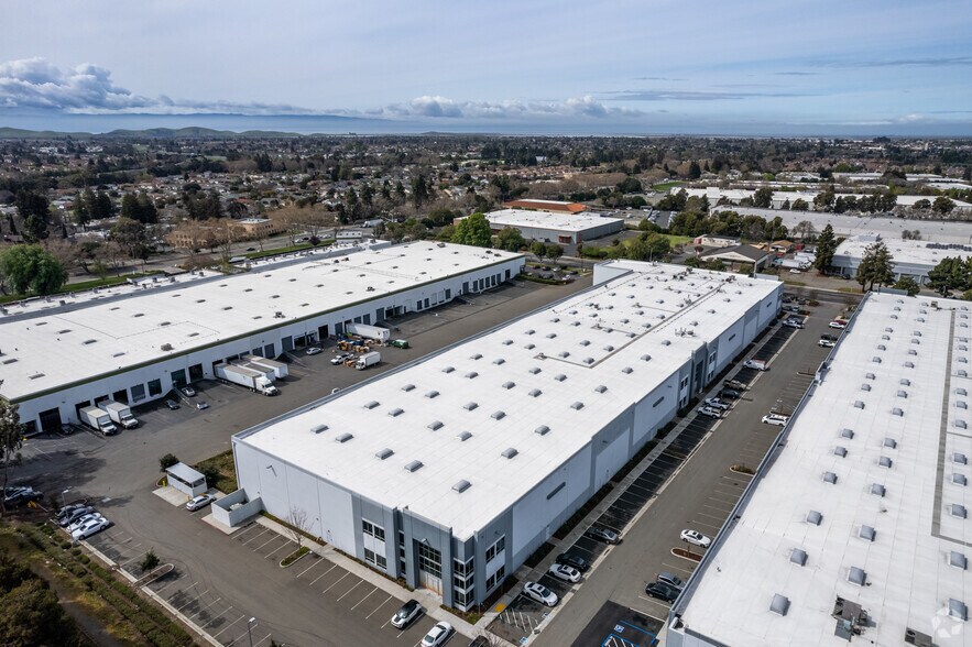 More Photos Of 33498 Central Ave, Union City Warehouse For Lease