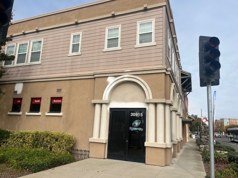 More Photos Of 30901-30915 Union City Blvd, Union City Storefront Retail Office For Sale