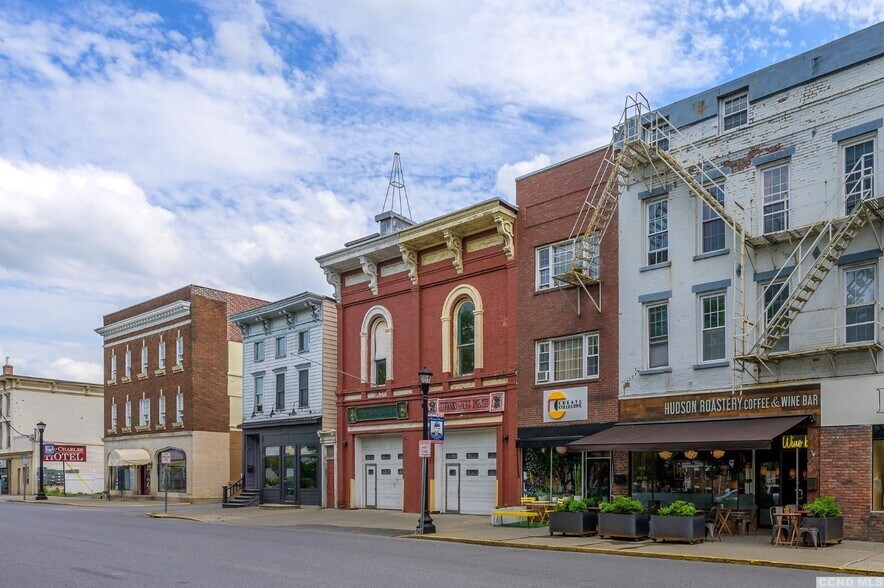 More Photos Of 8-10 Park Pl, Hudson Specialty For Sale