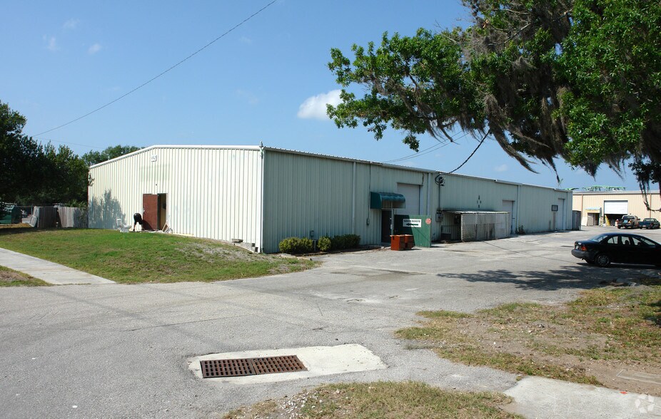 Primary Photo Of 950 Bell Rd, Sarasota Warehouse For Lease