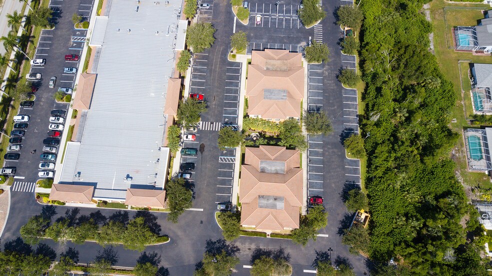More Photos Of 1217 Piper Blvd, Naples Medical For Sale