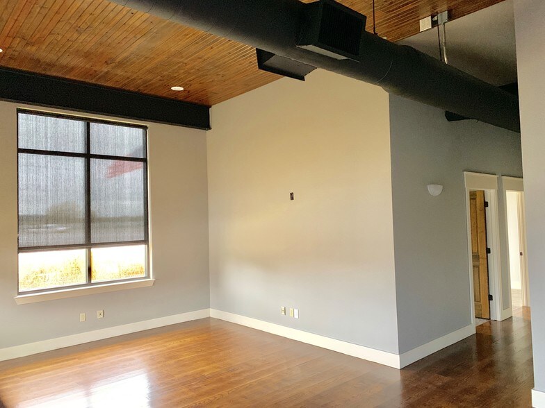 More Photos Of 2961 N Point Cir, Fayetteville Office For Lease