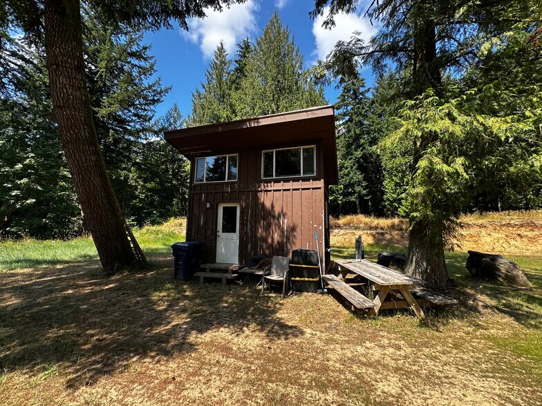 More Photos Of 747 Atlas Rd, Vader Warehouse For Sale