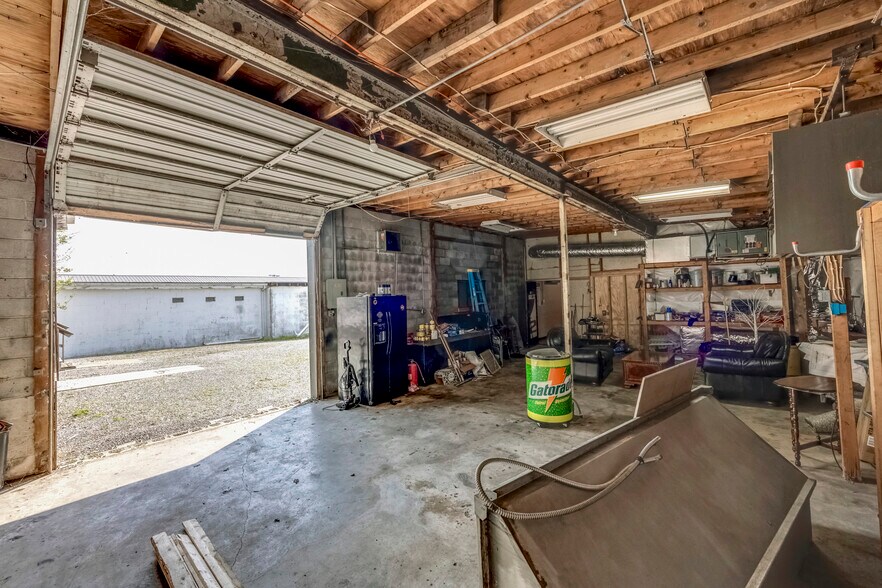 More Photos Of 422 Fryes Ln, Danville Sports And Entertainment For Sale