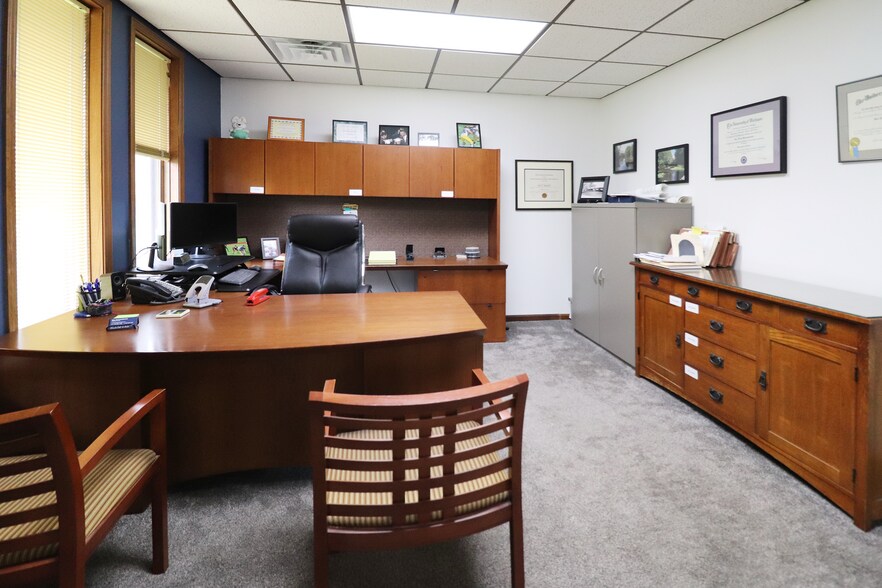 More Photos Of 4021 W Main St, Kalamazoo Office For Sale