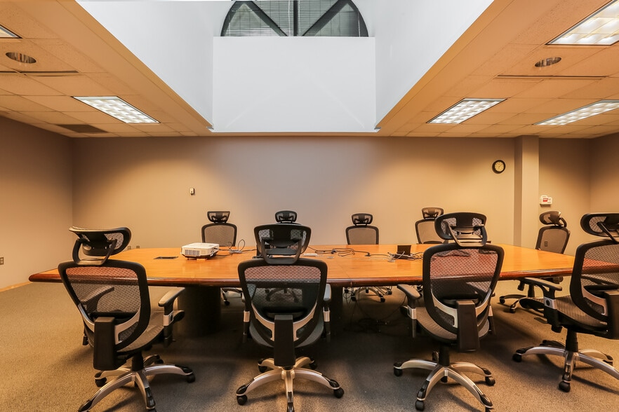 More Photos Of 125 Powder Forest Dr, Simsbury Office For Sale