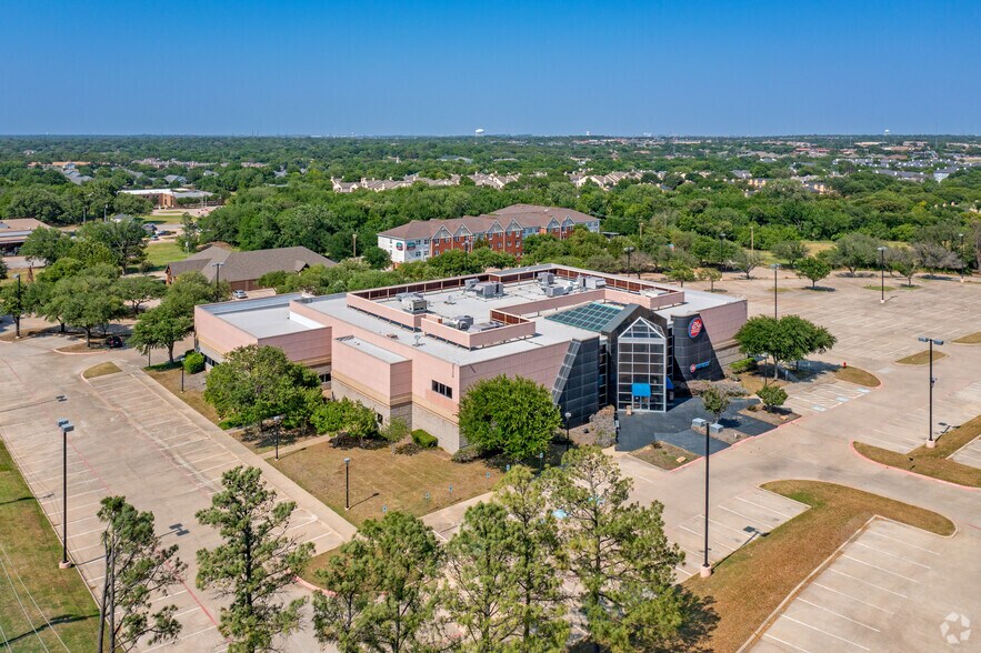More Photos Of 2100 Plaza Pky, Bedford Health Club For Sale