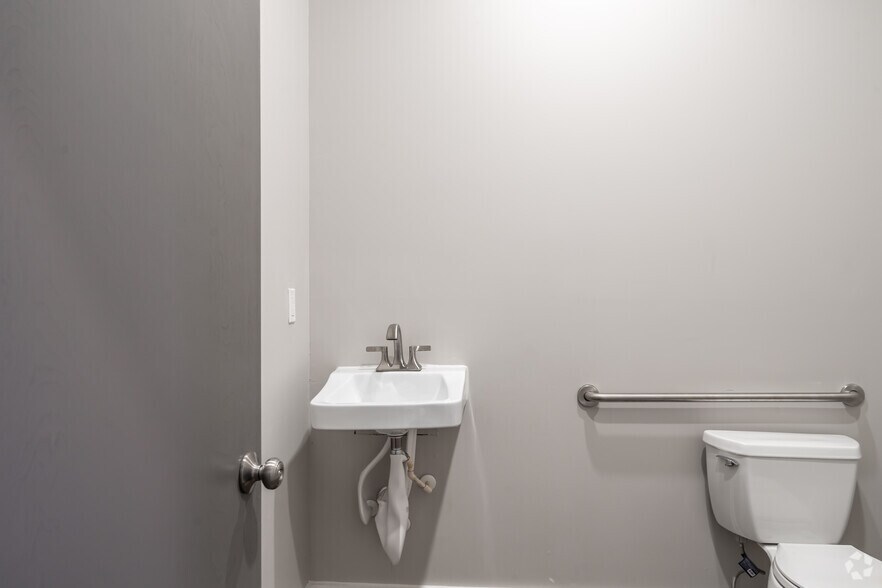 More Photos Of 11700 Atlantis Pl, Alpharetta Office For Lease