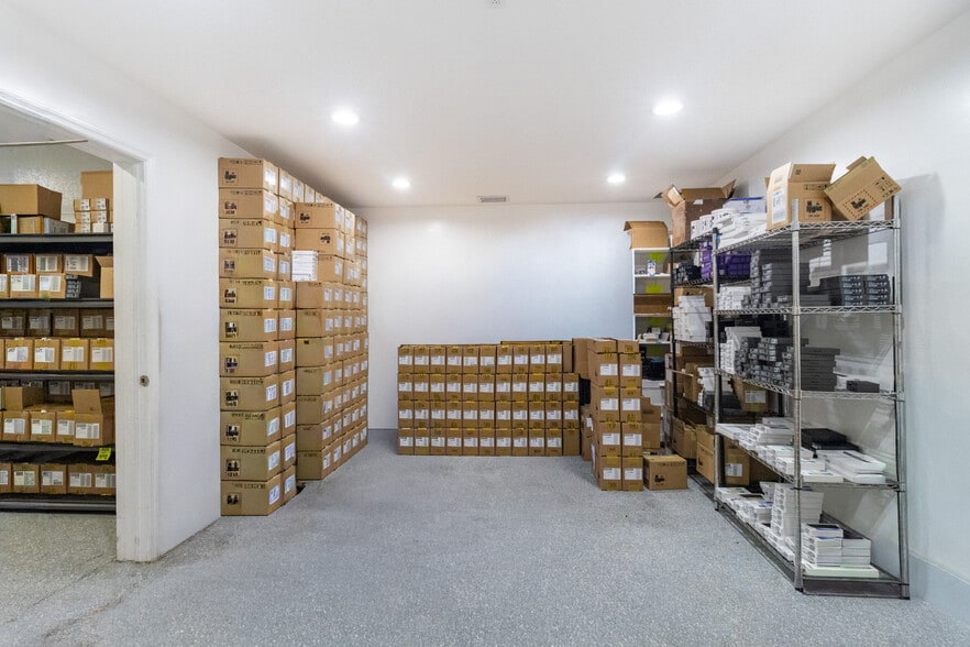 More Photos Of 3337 NW 74th Ave, Miami Warehouse For Sale