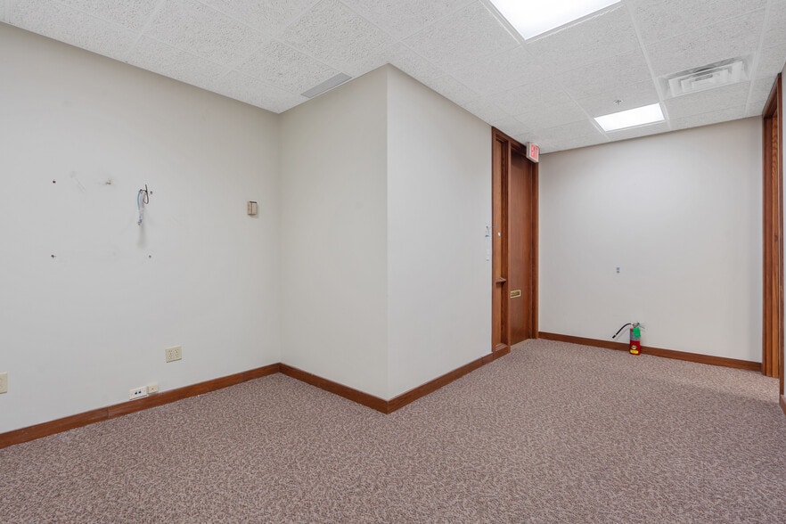 More Photos Of 344 W Genesee St, Syracuse Loft Creative Space For Lease